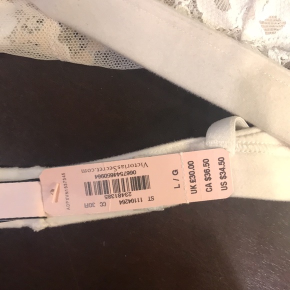 Victoria’s Secret Bra - Picture 4 of 4